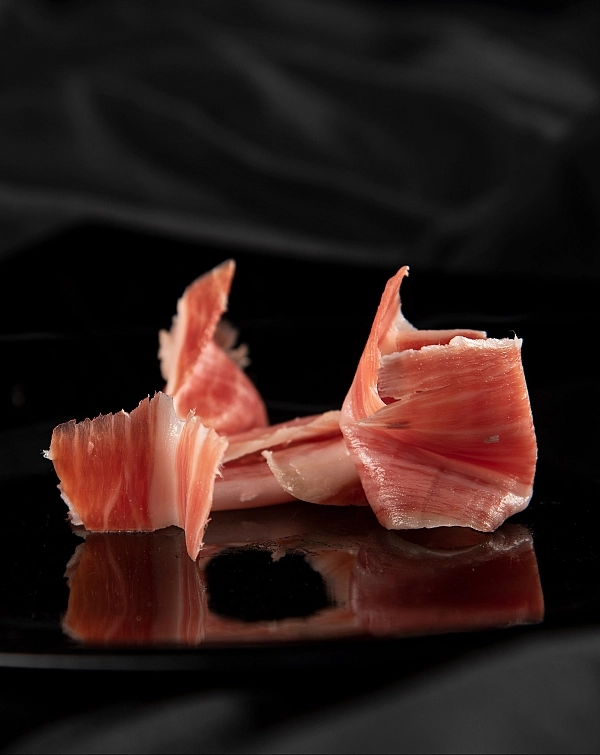 50% IBERIAN BREED ACORN-FED IBERIAN HAM CUT